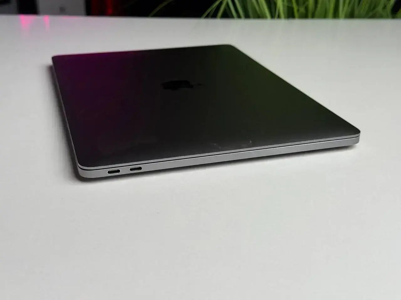 Б/У MacBook Pro 13 Space Gray (MPXQ2) 2017 i5/8GB/128SSD - Состояние: удовлетворительный | Аккумулятор: 100% | Комплект: MacBook, зарядка | Гарантия: 1 мес.