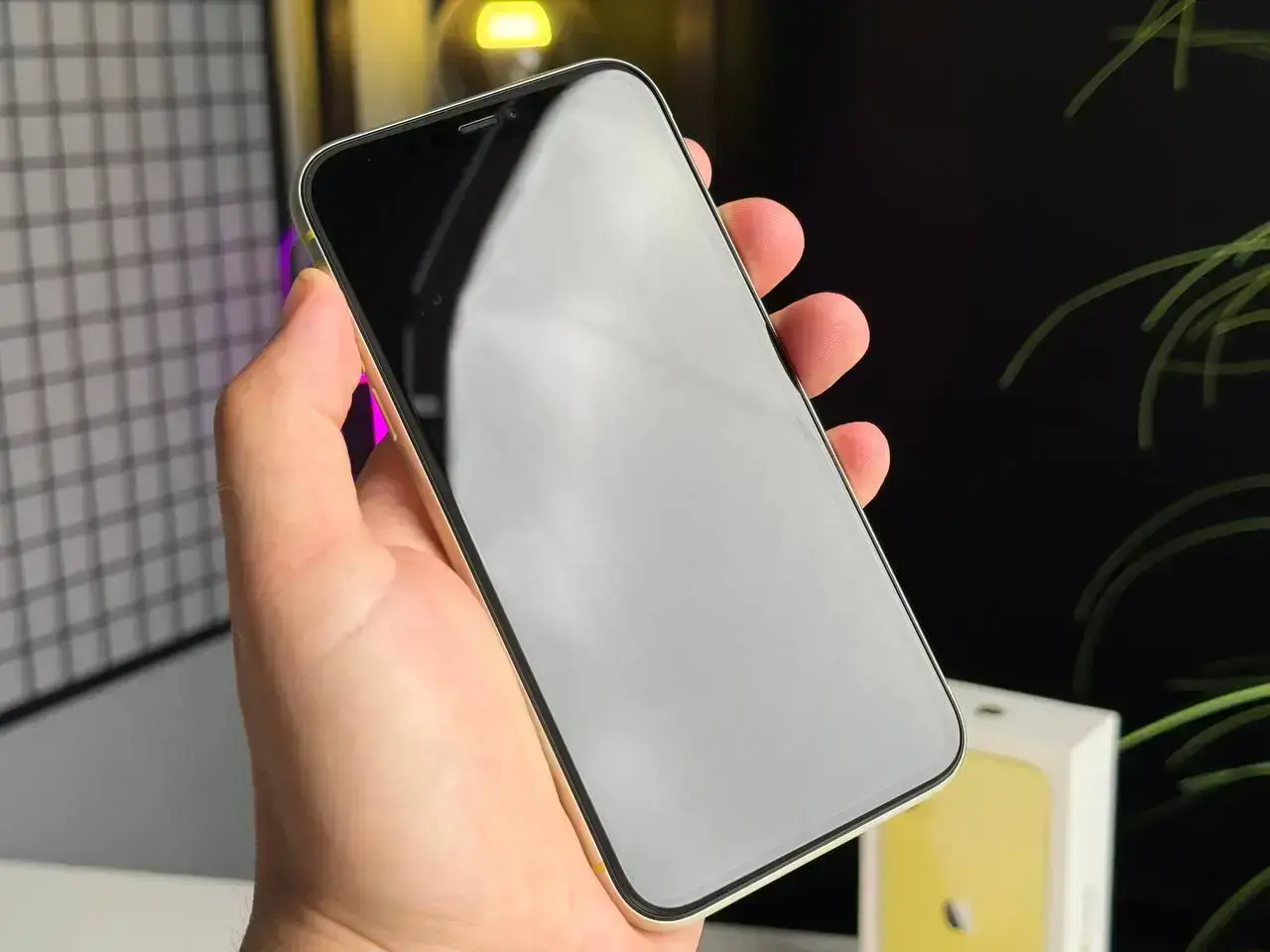 Б/У Apple iPhone 11 256GB Yellow (MWLP2) Full Box - Состояние: хороший | Аккумулятор: 100% | Комплектация: полный | Гарантія: 1 мес.