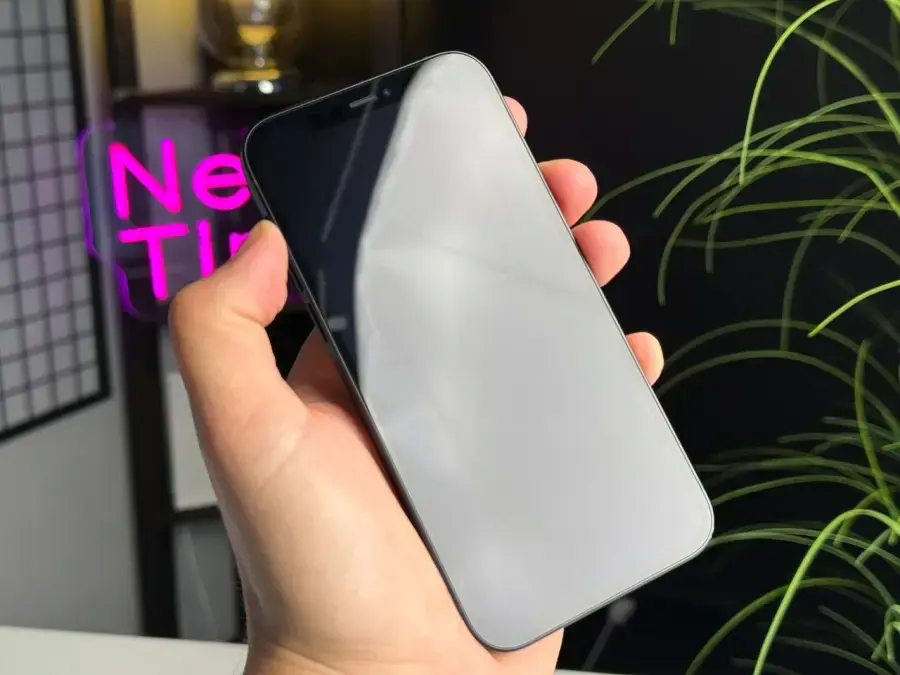 Б/У Apple iPhone 12 64GB Black (MGH63, MGJ53) - Состояние: хороший | Аккумулятор: 100% | Комплектация: iPhone, кабель | Гарантія: 1 мес.