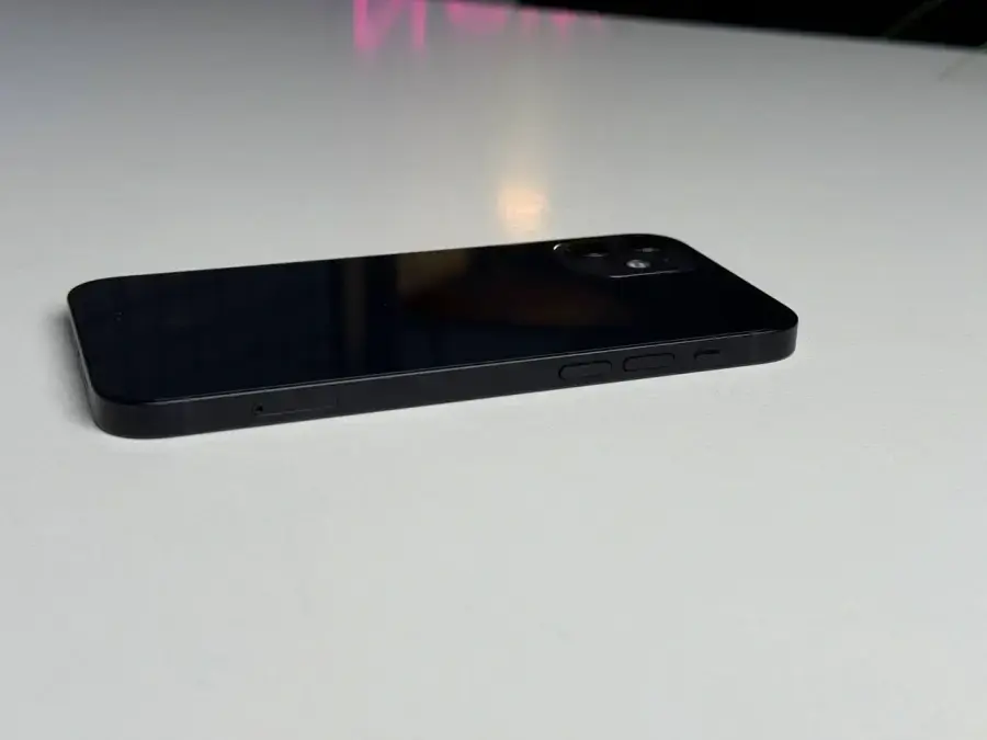 Б/У Apple iPhone 12 64GB Black (MGH63, MGJ53) - Состояние: хороший | Аккумулятор: 100% | Комплектация: iPhone, кабель | Гарантія: 1 мес.