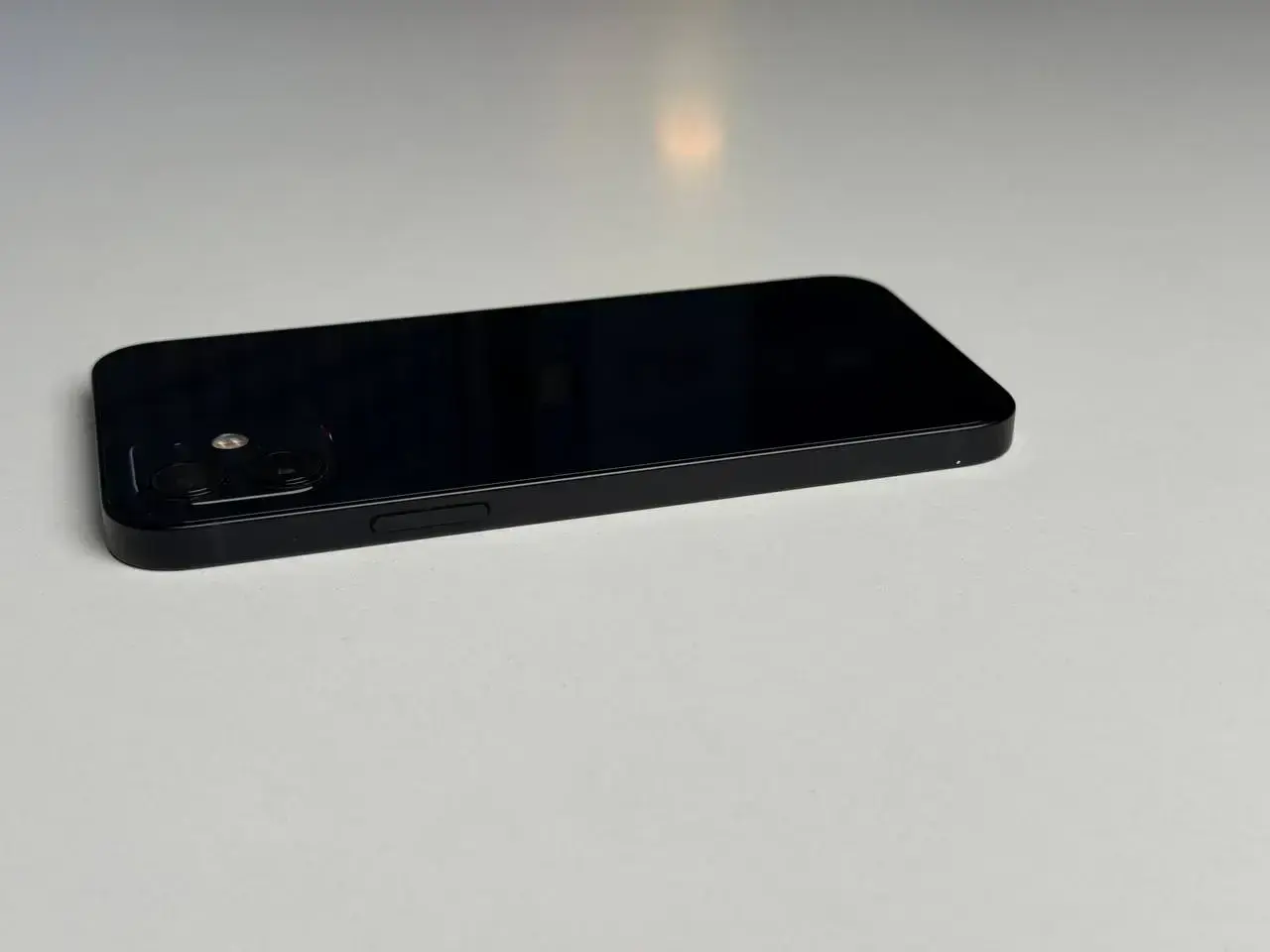 Б/У Apple iPhone 12 64GB Black (MGH63, MGJ53) - Состояние: хороший | Аккумулятор: 100% | Комплектация: iPhone, кабель | Гарантія: 1 мес.