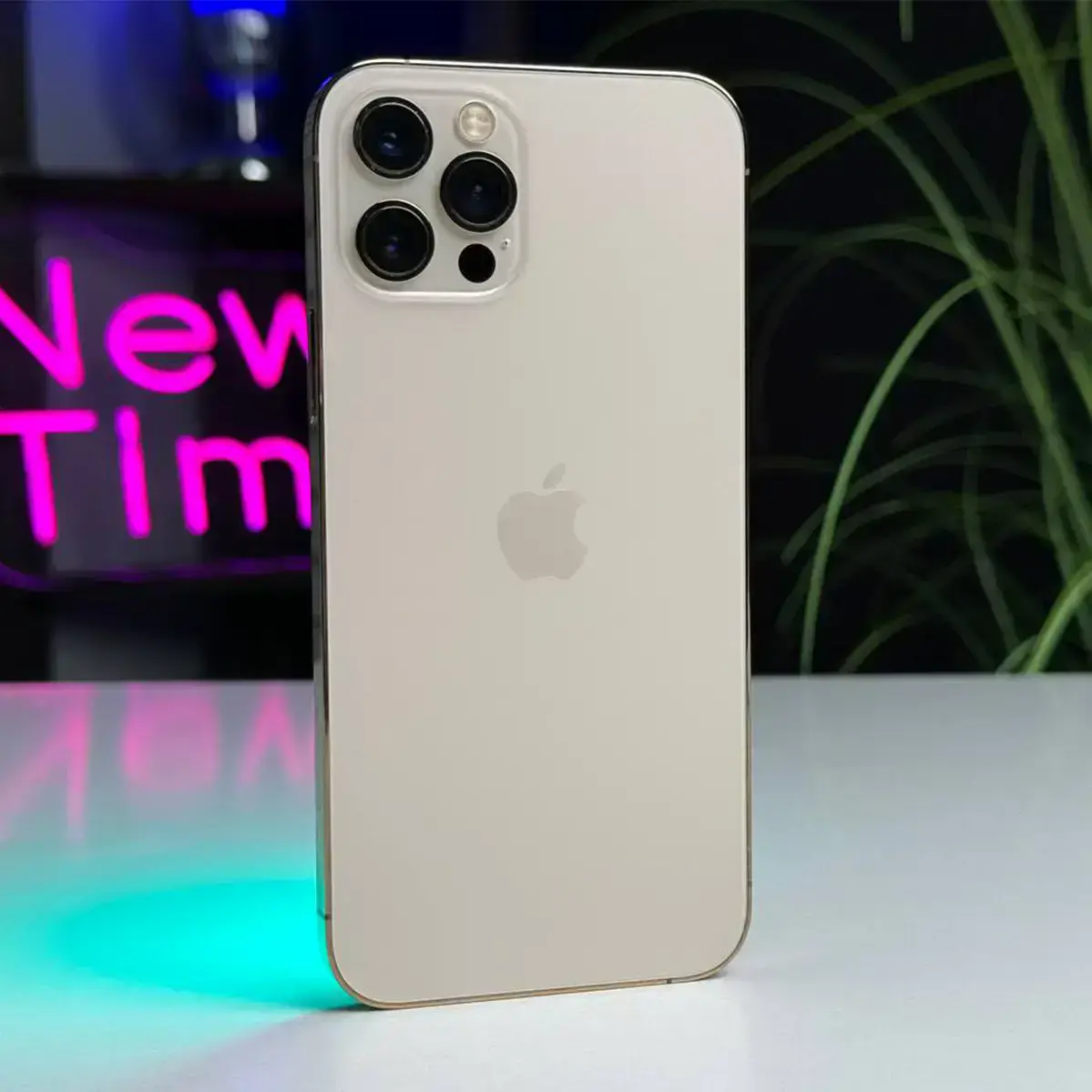 ВЖИВАНИЙ Apple iPhone 12 Pro 128GB Gold (MGLQ3, MGMM3) - Стан: ідеальний | Акумулятор: 100% | Комплектація: iPhone, кабель | Гарантія: 1 міс.
