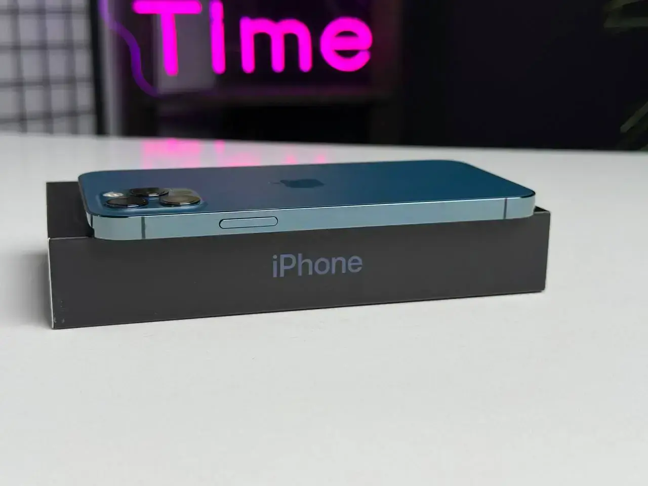 ВЖИВАНИЙ Apple iPhone 12 Pro 256GB Pacific Blue (MGLW3, MGMT3) - Стан: гарний | Акумулятор: 100% | Комплектація: повний | Гарантія: 1 міс.