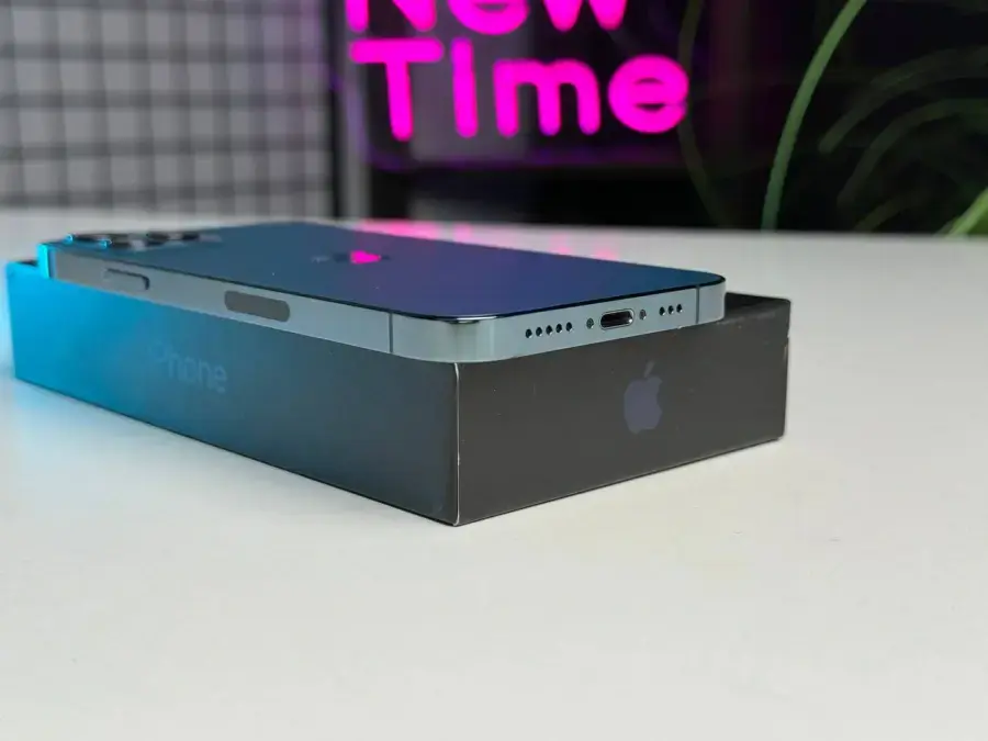 ВЖИВАНИЙ Apple iPhone 12 Pro 256GB Pacific Blue (MGLW3, MGMT3) | Зовнішній стан - гарний (подряпини на екрані) | Стан акумулятора - 100% | Гарантія - 1 місяць | Комплект - повний