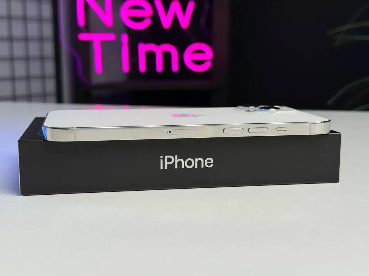 ВЖИВАНИЙ Apple iPhone 12 Pro Max 256GB Silver (MGCL3, MGDD3) - Стан: гарний | Акумулятор: 100% | Комплектація: повний | Гарантія: 1 міс.