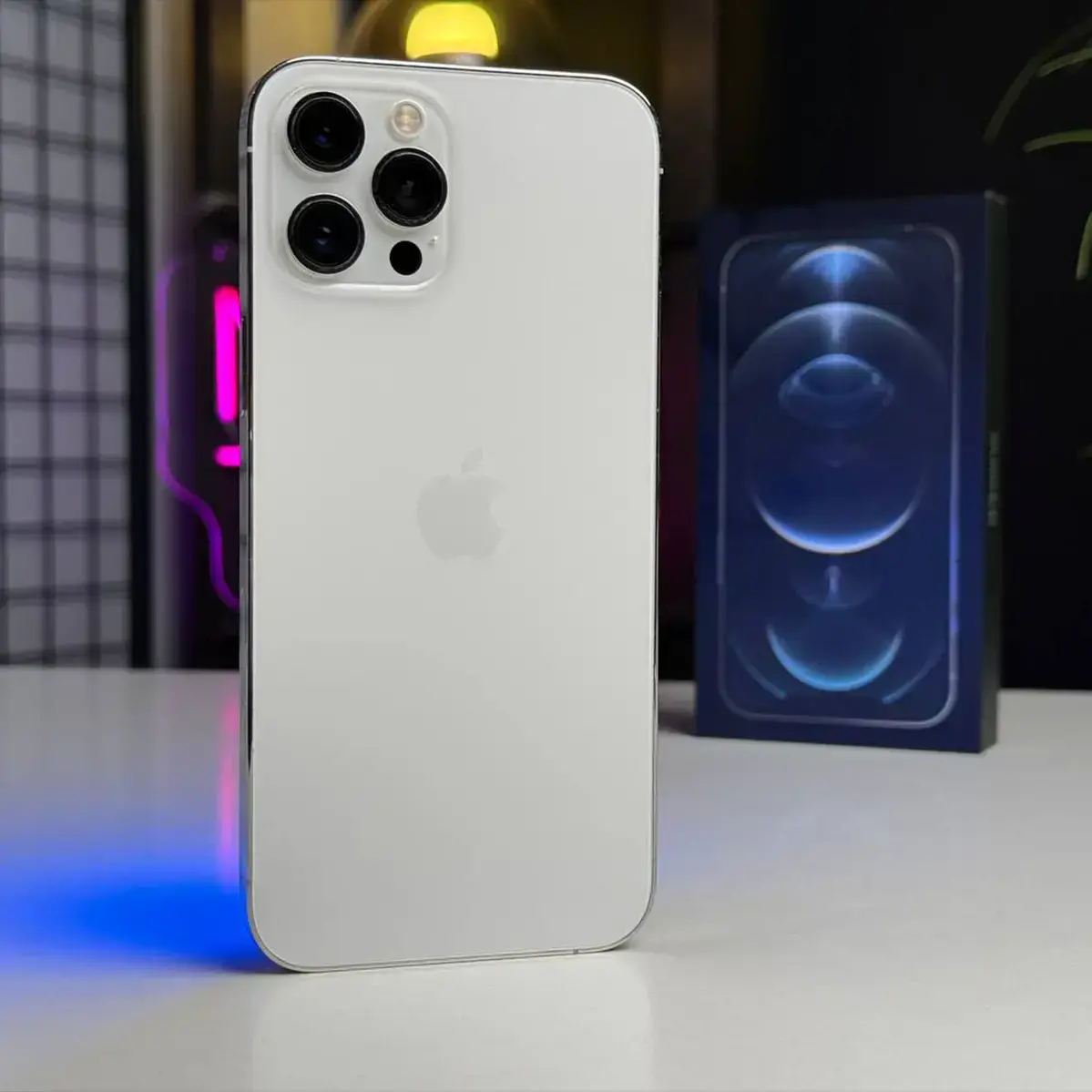 ВЖИВАНИЙ Apple iPhone 12 Pro Max 256GB Silver (MGCL3, MGDD3) - Стан: гарний | Акумулятор: 100% | Комплектація: повний | Гарантія: 1 міс.
