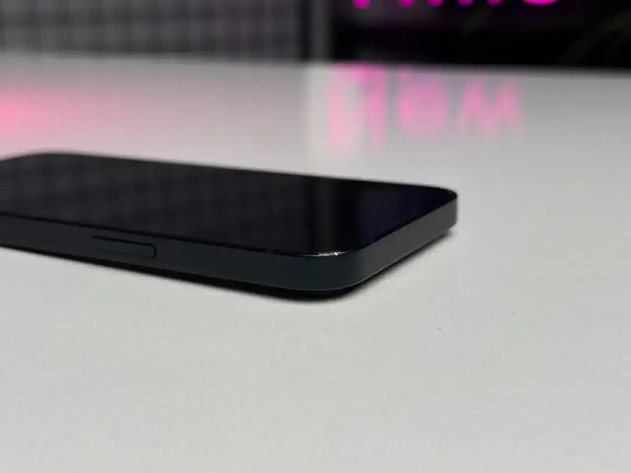 Б/У Apple iPhone 13 256GB Midnight (MLMU3, MLQ63) - Состояние: хороший | Аккумулятор: 100% | Комплектация: iPhone, кабель | Гарантія: 1 мес.