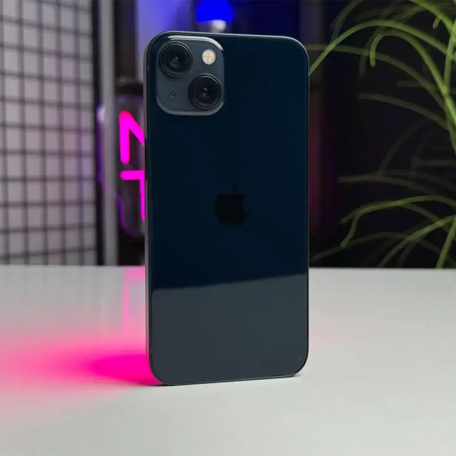 ВЖИВАНИЙ Apple iPhone 13 256GB Midnight (MLMU3, MLQ63) - Стан: гарний | Акумулятор: 100% | Комплектація: iPhone, кабель | Гарантія: 1 міс.