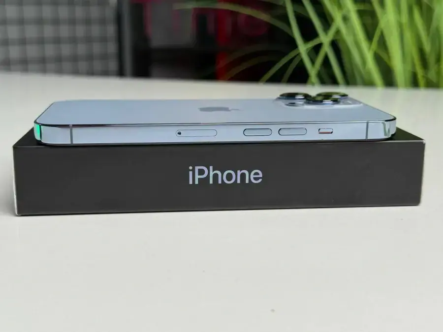 ВЖИВАНИЙ Apple iPhone 13 Pro 256GB Sierra Blue (MLU03, MLVP3) - Стан: ідеальний | Акумулятор: 100% | Комплектація: повний | Гарантія: 1 міс.