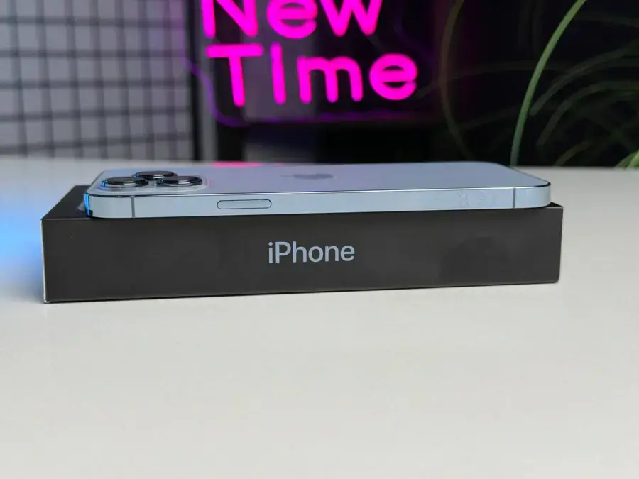 ВЖИВАНИЙ Apple iPhone 13 Pro Max 256GB Sierra Blue (MLKV3, MLLE3) - Стан: гарний | Акумулятор: 100% | Комплектація: повний | Гарантія: 1 міс.