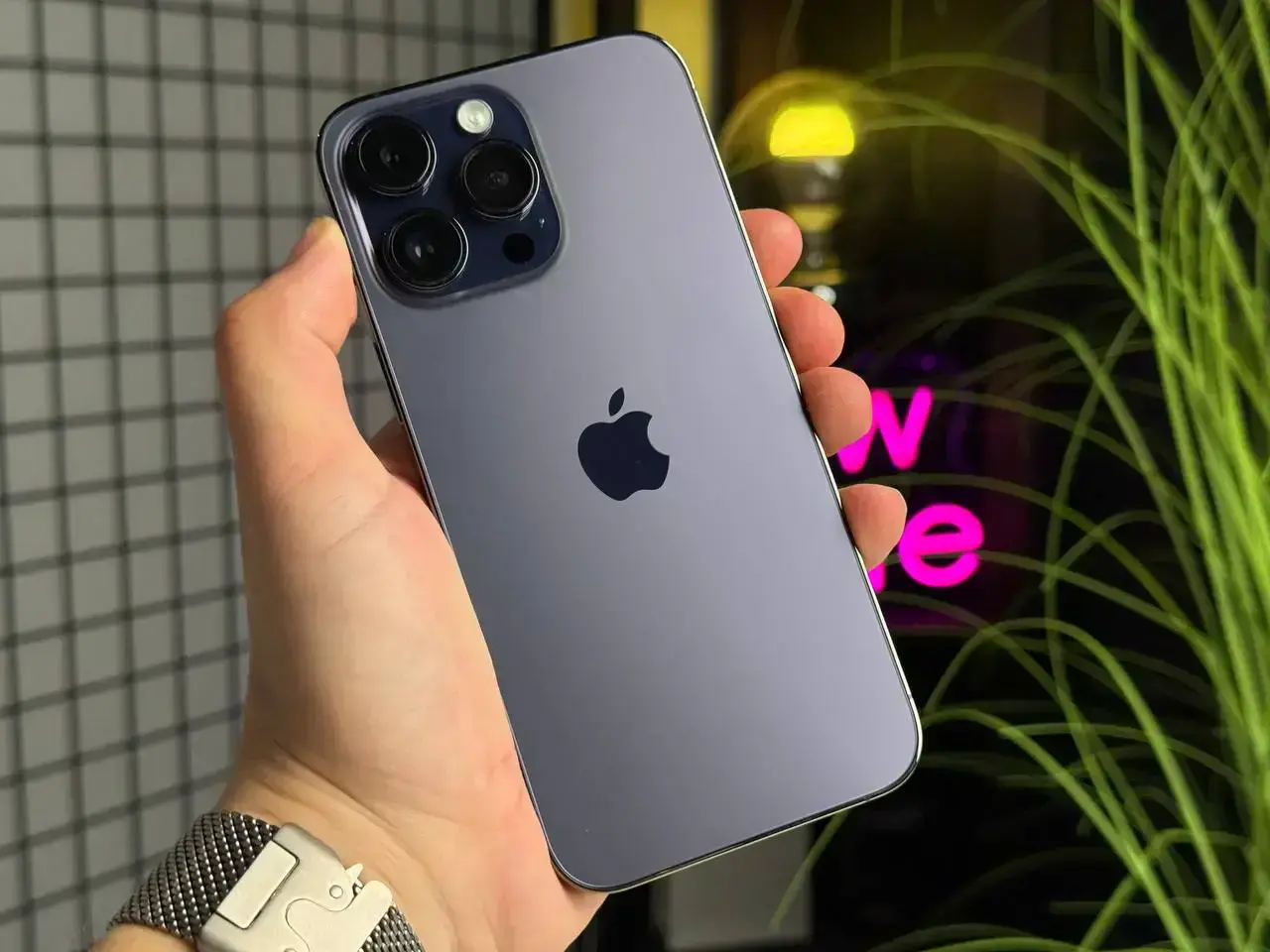 Б/У Apple iPhone 14 Pro Max 256GB Deep Purple (MQ9X3) - Состояние: хороший (менялся корпус) | Аккумулятор: 100% | Комплектация: iPhone, кабель | Гарантія: 1 мес.