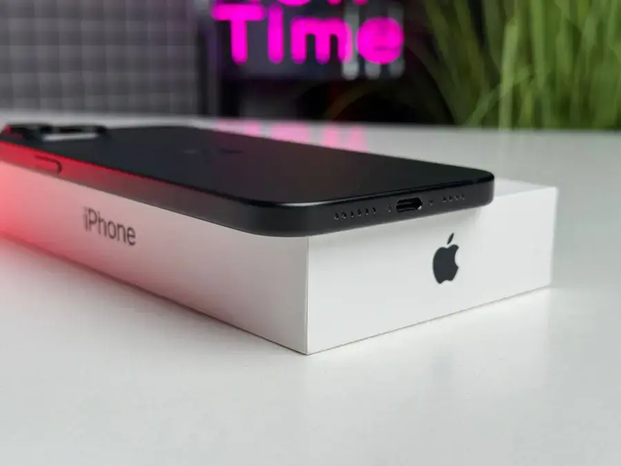 ВЖИВАНИЙ Apple iPhone 15 Plus 128GB Black (MU0Y3) - Стан: гарний | Акумулятор: 97% | Комплектація: повний | Гарантія: 1 міс.