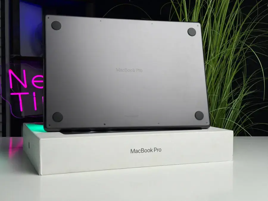 OPEN BOX Apple MacBook Pro 16" M4 Pro/14CPU/20GPU/24GB/512GB Space Black 2024 (MX2X3) - Стан: ідеальний | Акумулятор: 100% | Комплектація: повний | Гарантія: 3 міс.