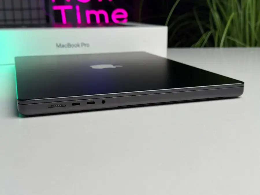 OPEN BOX Apple MacBook Pro 16" M4 Pro/14CPU/20GPU/24GB/512GB Space Black 2024 (MX2X3) - Стан: ідеальний | Акумулятор: 100% | Комплектація: повний | Гарантія: 3 міс.