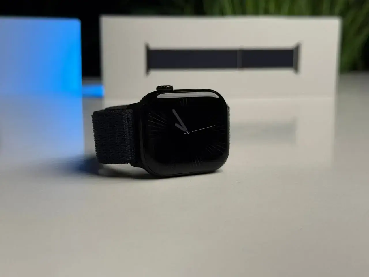 OPEN BOX Apple Watch Series 10 GPS 42mm Jet Black Aluminum Case with Ink Sport Loop (MWWG3) - Состояние: идеальный | Аккумулятор: 100% | Комплектация: полный | Гарантія: 12 мес.