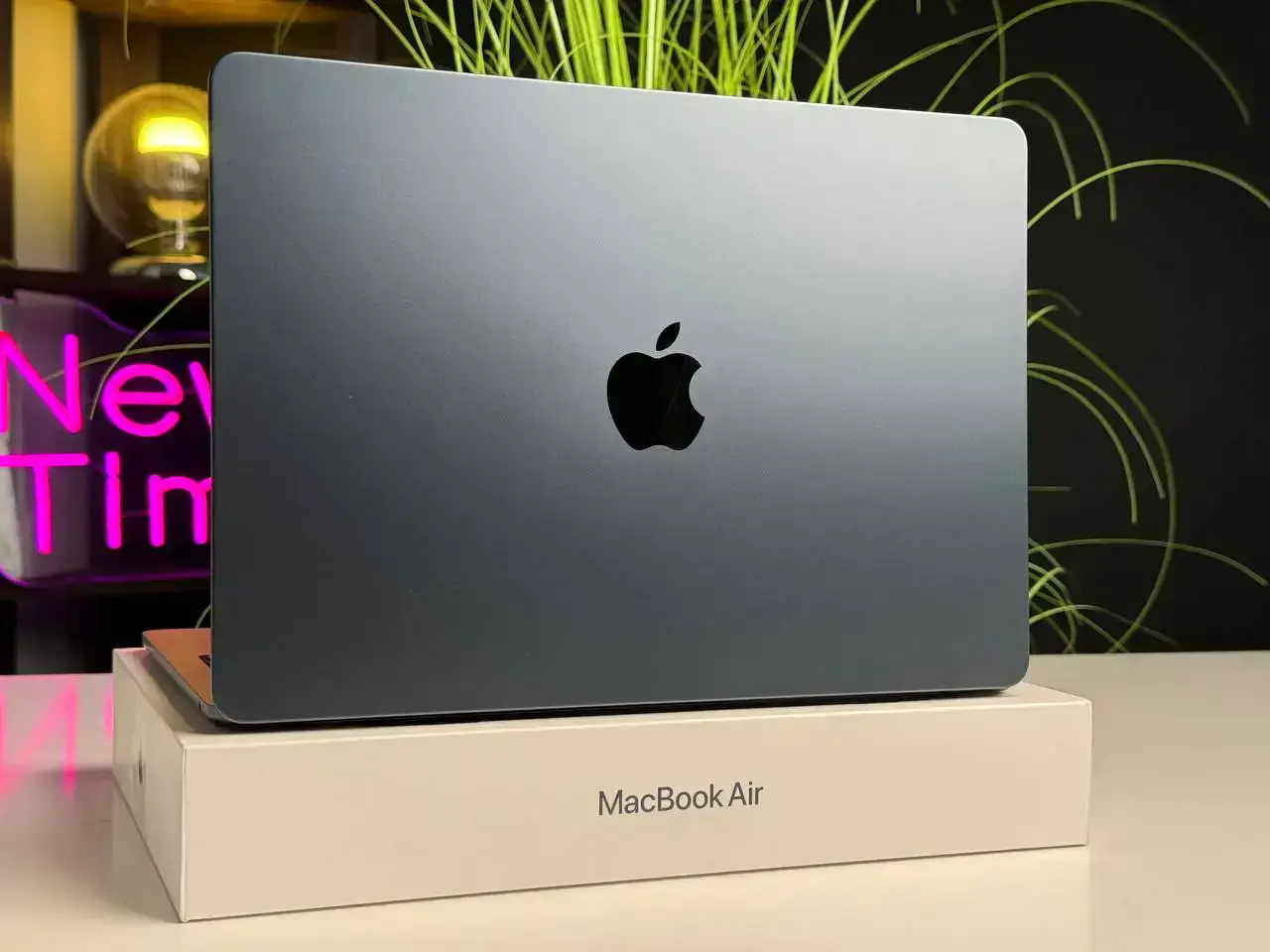 Б/У MacBook Air 13.6" Midnight 2022 (Z160000AZ) - Состояние: удовлетворительный | Аккумулятор: 100% | Комплектация: полный | Гарантія: 1 мес.