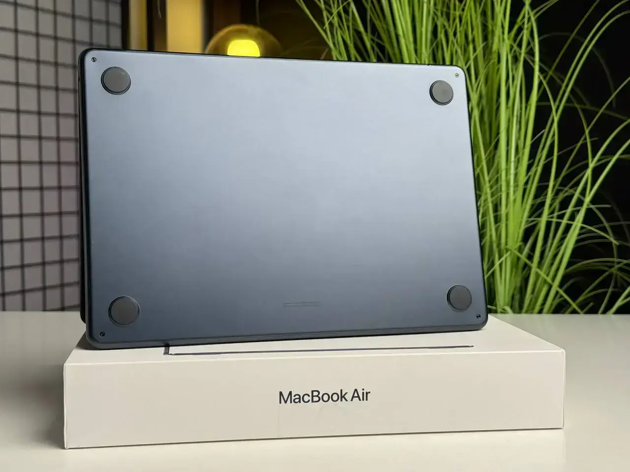 Б/У MacBook Air 13.6" Midnight 2022 (Z160000AZ) - Состояние: удовлетворительный | Аккумулятор: 100% | Комплектация: полный | Гарантія: 1 мес.