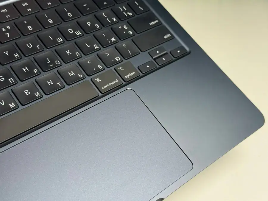 ВЖИВАНИЙ MacBook Air 13.6 Midnight 2022 (Z160000AZ) | Apple M2 | 8‑ядерний процесор | 10-ядерний графічний процесор | 256 ГБ SSD | 16 ГБ об'єднаної пам'яті | Задовільний | Стан: задовільний | Акумулятор: 95% | Гарантія: 1 місяць | Комплект: повний