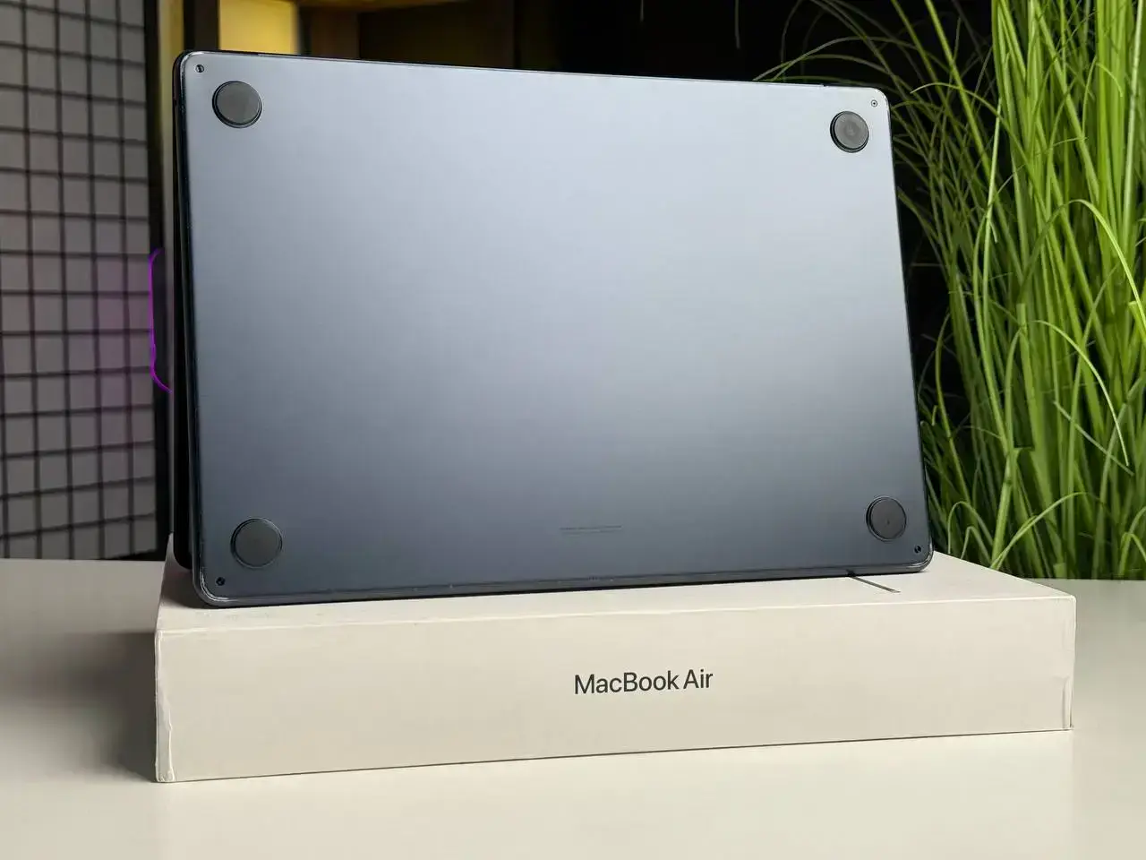 Б/У MacBook Air 15" M2/8GB/256GB Midnight 2023 (MQKW3) - Состояние: удовлетворительный | Аккумулятор: 89% | Комплектация: полный | Гарантія: 1 мес.