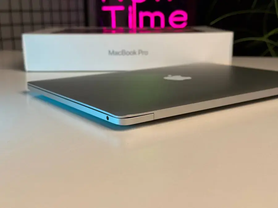 ВЖИВАНИЙ MacBook Pro 13 Silver (Z11D0000K) M1/16GB/256SSD 2020 | Apple M1 | 8-ядерний процесор | 8-ядерний графічний процесор | 256 ГБ SSD | 16 ГБ об'єднаної пам'яті | Гарний | Стан: гарний | Акумулятор: 91% | Гарантія: 1 місяць | Комплект: повний