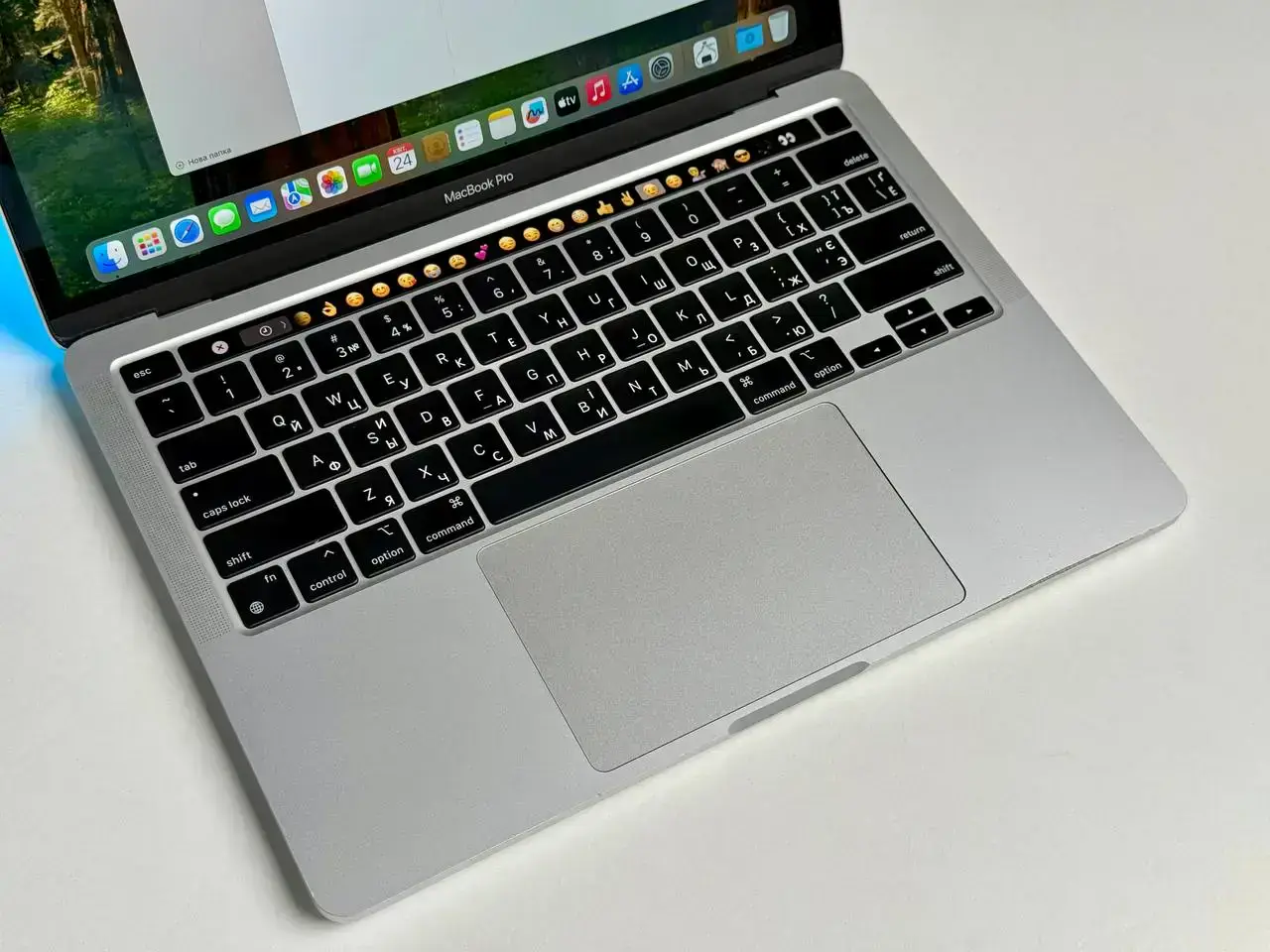 ВЖИВАНИЙ MacBook Pro 13" Silver (Z11D0000K) 2020 - US English - Стан: гарний | Акумулятор: 91% | Комплектація: повний | Гарантія: 1 міс.