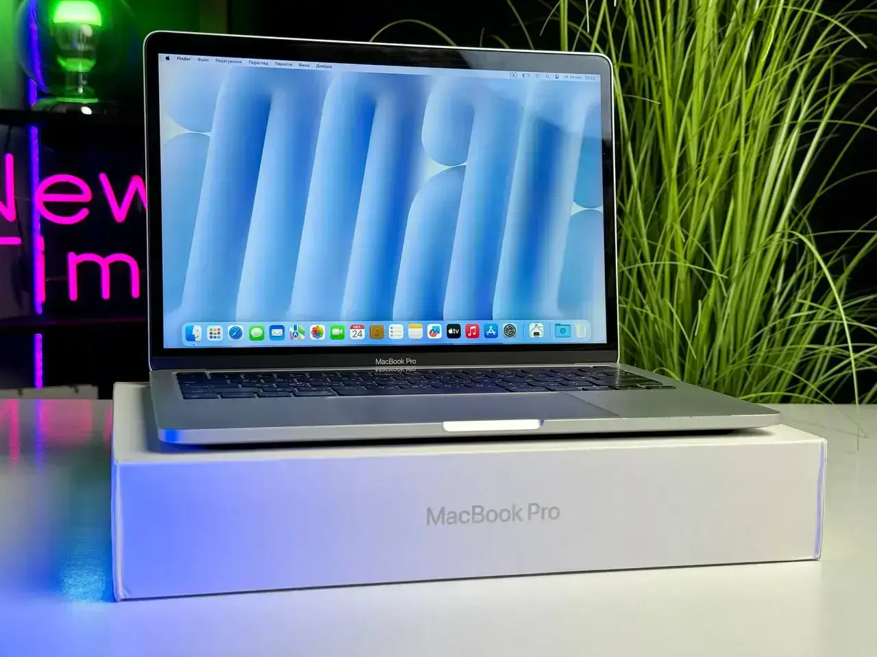 ВЖИВАНИЙ MacBook Pro 13" Silver (Z11D0000K) 2020 - US English - Стан: гарний | Акумулятор: 91% | Комплектація: повний | Гарантія: 1 міс.