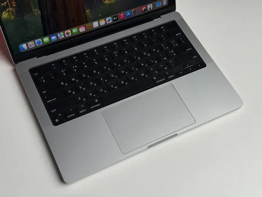 ВЖИВАНИЙ MacBook Pro 14" M3 Pro/18GB/512GB Silver 2023 (MRX63) - Стан: гарний | Акумулятор: 100% | Комплектація: повний | Гарантія: 3 міс.