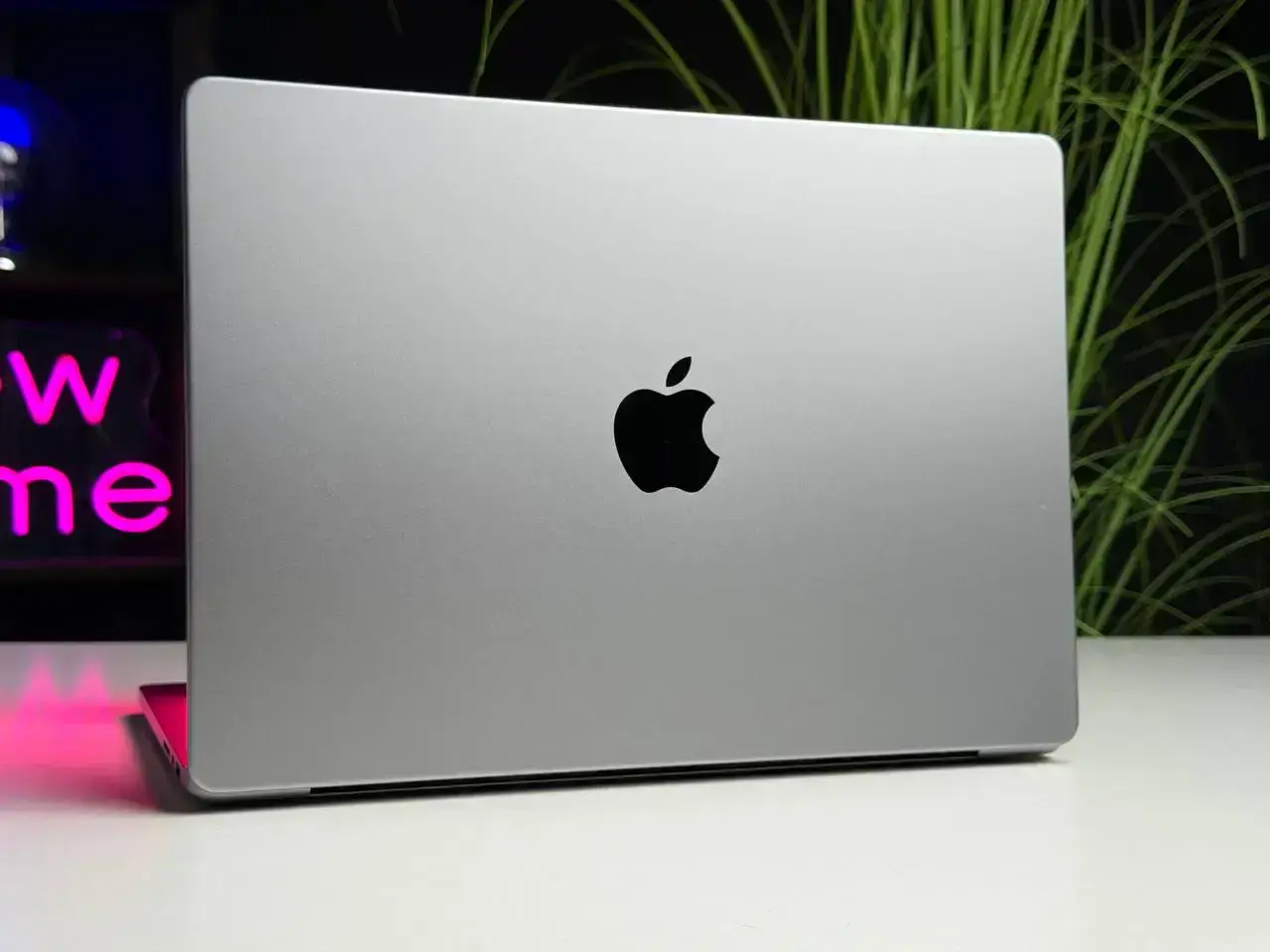 Б/У MacBook Pro 14" Space Gray (MKGP3) 2021 - International English - Состояние: хороший | Аккумулятор: 86% | Комплектация: MacBook, зарядка | Гарантія: 1 мес.