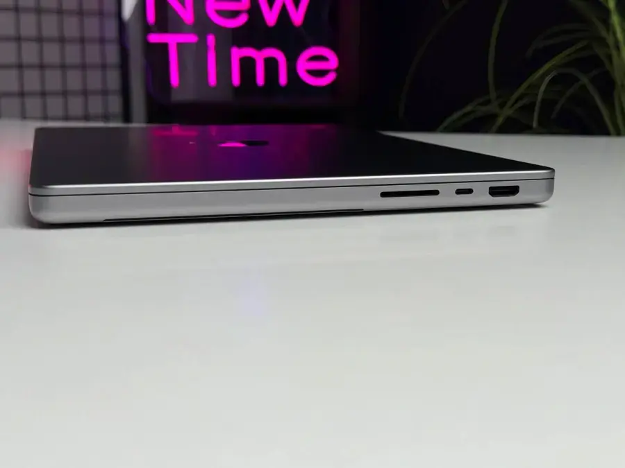 ВЖИВАНИЙ MacBook Pro 14" Space Gray (MKGP3) 2021 | Apple M1 Pro | 8‑ядерний процесор | 14-ядерний графічний процесор | 512 ГБ SSD | 16 ГБ об'єднаної пам'яті | Стан: гарний | Акумулятор: 86% | Гарантія: 1 місяць | Комплект: MacBook, зарядка