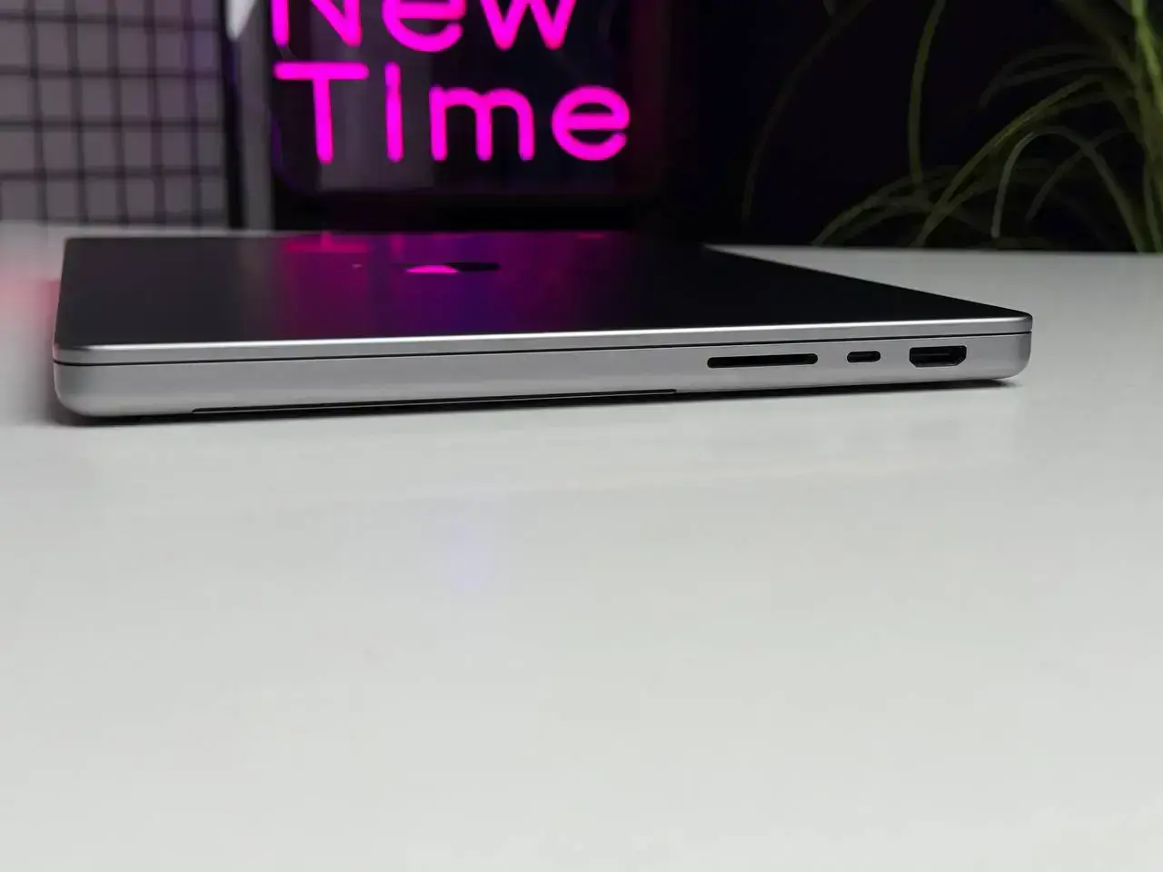 ВЖИВАНИЙ MacBook Pro 14" Space Gray (MKGP3) 2021 - International English - Стан: гарний | Акумулятор: 91% | Комплектація: MacBook, зарядка | Гарантія: 1 міс.