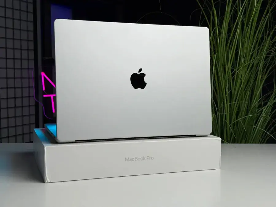 ВЖИВАНИЙ MacBook Pro 16" Silver (MK1E3) 2021 - Стан: гарний | Акумулятор: 92% | Комплектація: повний | Гарантія: 1 міс.