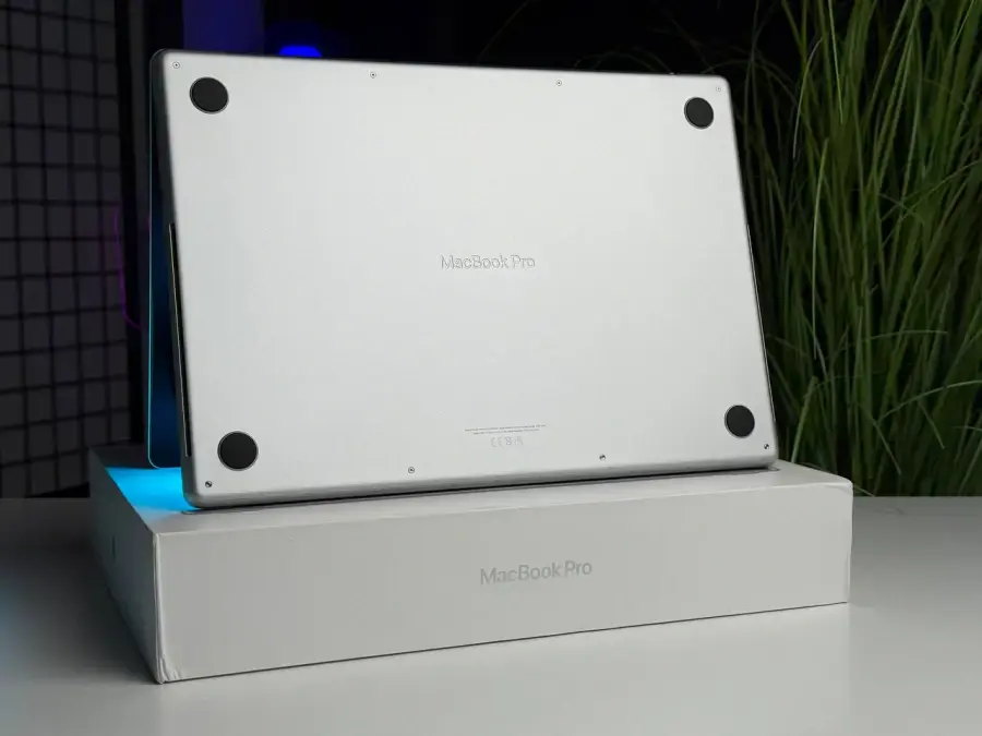 ВЖИВАНИЙ MacBook Pro 16" Silver (MK1E3) 2021 - Стан: гарний | Акумулятор: 92% | Комплектація: повний | Гарантія: 1 міс.