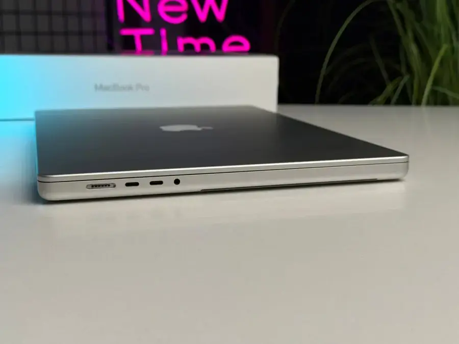 ВЖИВАНИЙ MacBook Pro 16" Silver (MK1E3) 2021 - Стан: гарний | Акумулятор: 92% | Комплектація: повний | Гарантія: 1 міс.