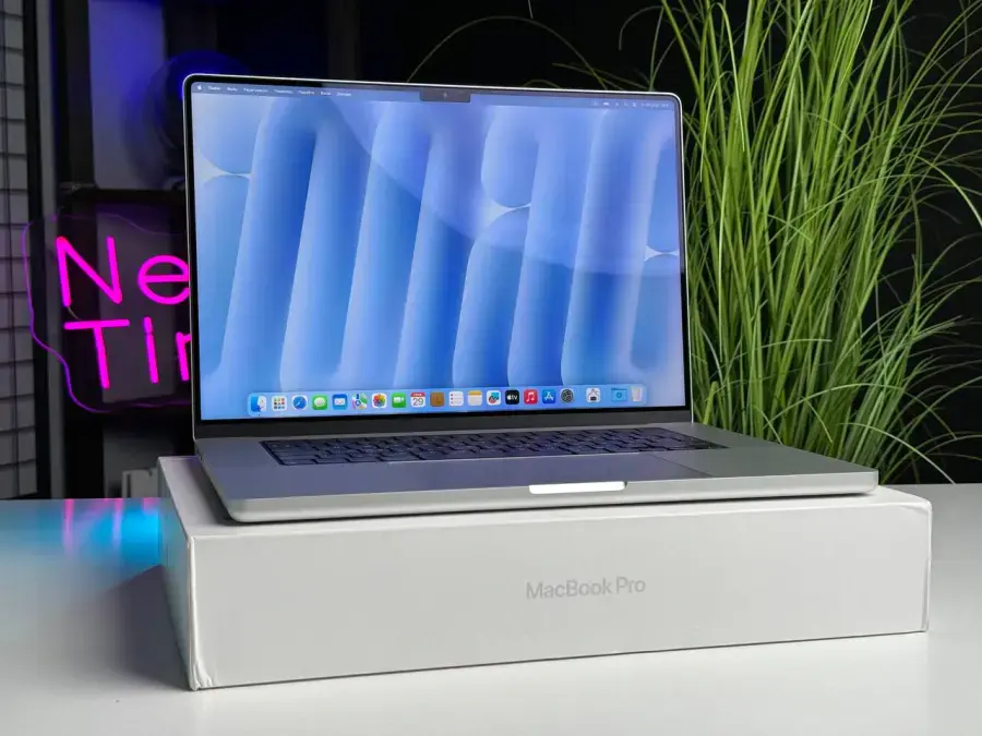 ВЖИВАНИЙ MacBook Pro 16" Silver (MK1E3) 2021 - Стан: гарний | Акумулятор: 92% | Комплектація: повний | Гарантія: 1 міс.