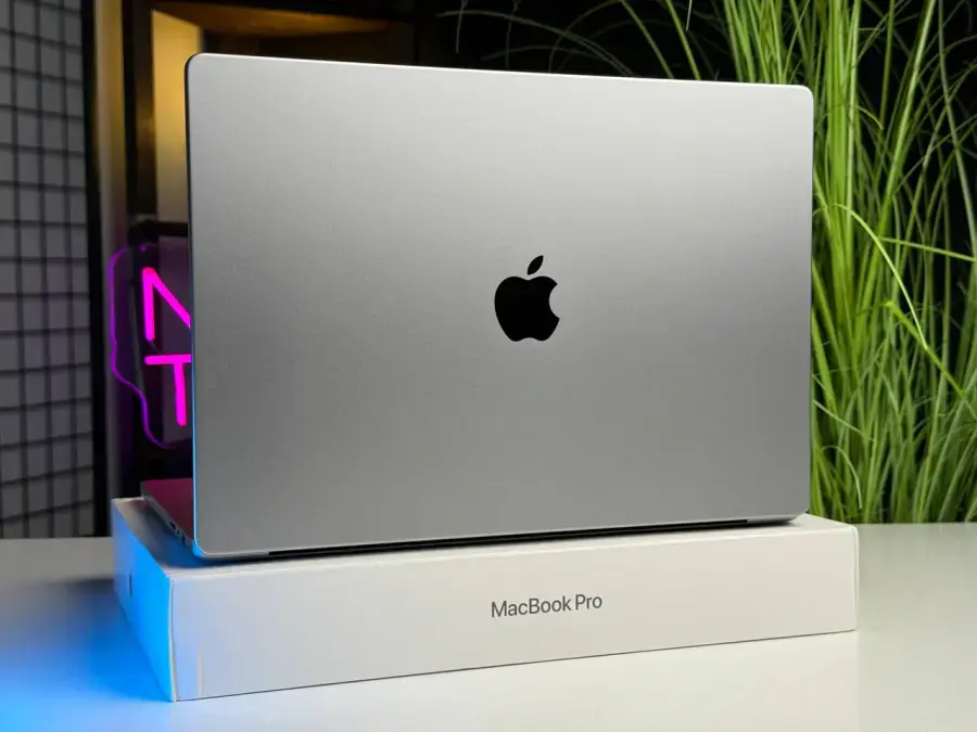 ВЖИВАНИЙ MacBook Pro 16 Space Gray (MK183) 2021 | Apple M1 Pro | 10‑ядерний процесор | 16-ядерний графічний процесор | 512 ГБ SSD | 16 ГБ об'єднаної пам'яті | Стан: задовільний | Акумулятор: 80% | Гарантія: 1 місяць | Комплект: повний