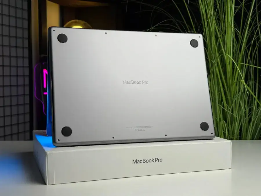 ВЖИВАНИЙ MacBook Pro 16 Space Gray (MK183) 2021 | Apple M1 Pro | 10‑ядерний процесор | 16-ядерний графічний процесор | 512 ГБ SSD | 16 ГБ об'єднаної пам'яті | Стан: задовільний | Акумулятор: 80% | Гарантія: 1 місяць | Комплект: повний