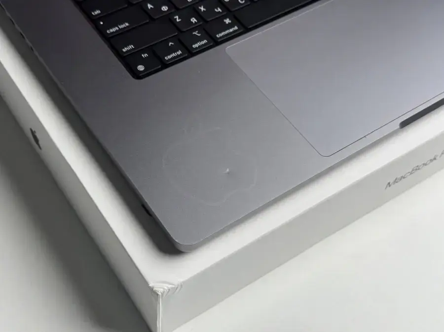 ВЖИВАНИЙ MacBook Pro 16 Space Gray (MK183) 2021 | Apple M1 Pro | 10‑ядерний процесор | 16-ядерний графічний процесор | 512 ГБ SSD | 16 ГБ об'єднаної пам'яті | Стан: задовільний | Акумулятор: 80% | Гарантія: 1 місяць | Комплект: повний