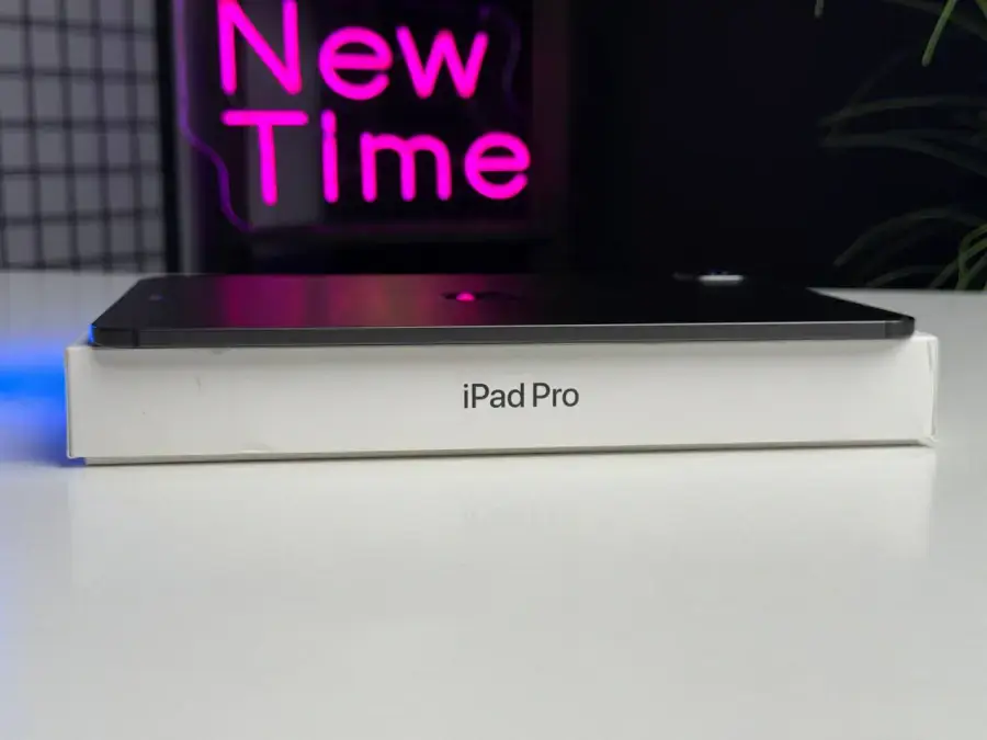 OPEN BOX Планшет Apple iPad Pro 11" M4 2024 Wi-Fi + Cellular 256GB with Standard glass - Space Black (MVW13) - Стан: ідеальний | Акумулятор: 100% | Комплектація: повний | Гарантія: 1 міс.