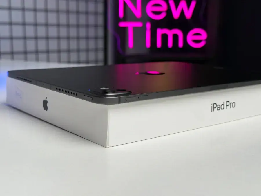 OPEN BOX Планшет Apple iPad Pro 11" M4 2024 Wi-Fi + Cellular 256GB with Standard glass - Space Black (MVW13) - Стан: ідеальний | Акумулятор: 100% | Комплектація: повний | Гарантія: 1 міс.