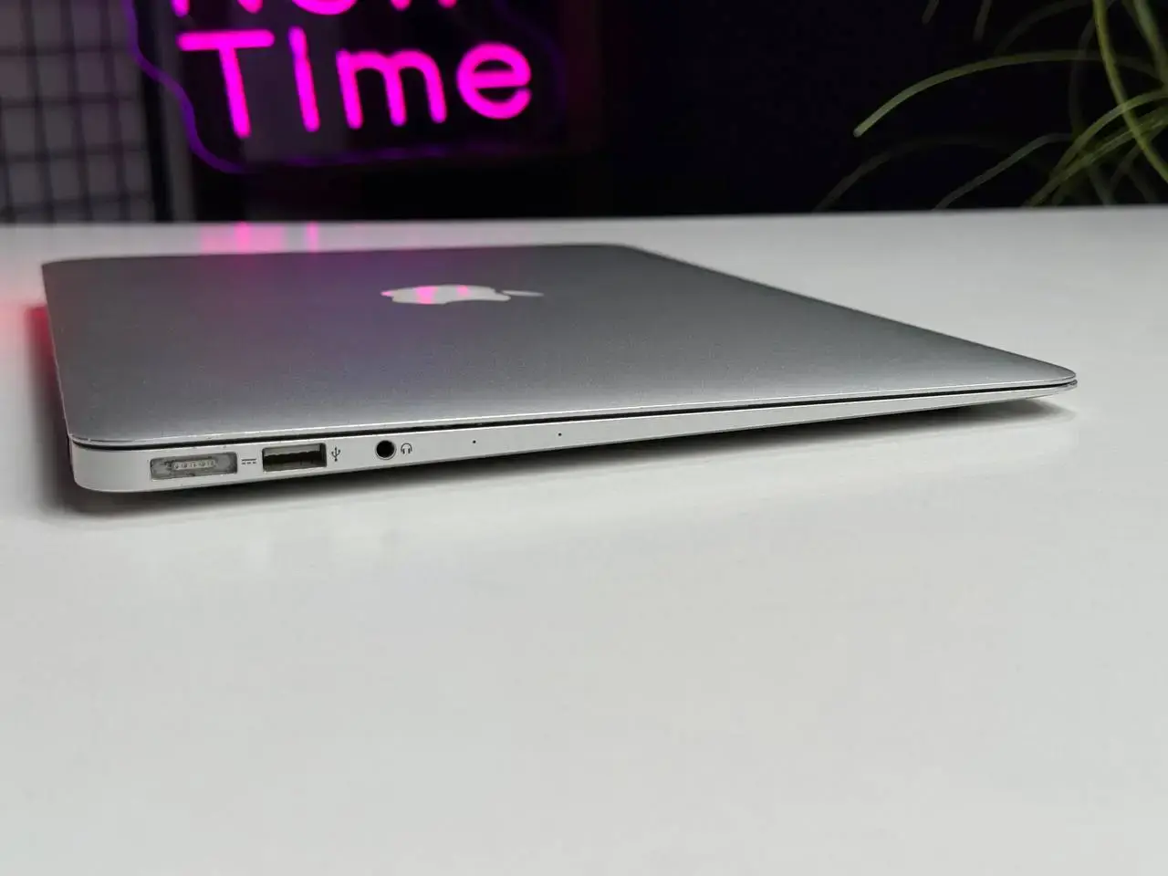 Б/У MacBook Air (13-inch, Early 2014) [A1466] - Состояние: хороший | Аккумулятор: 100% | Комплект: MacBook, зарядка | Гарантия: 1 мес.