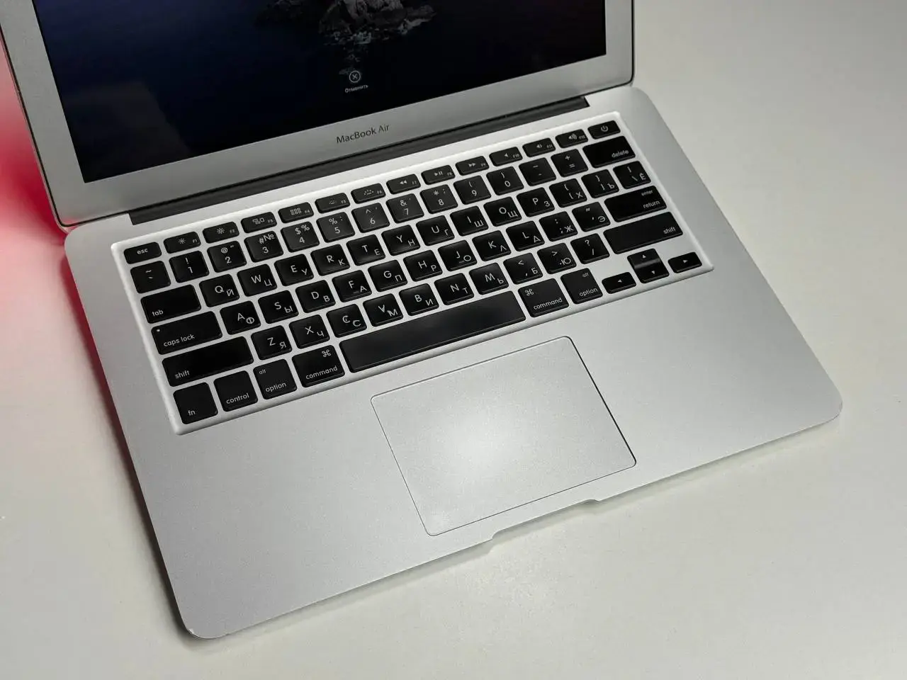 Б/У MacBook Air (13-inch, Early 2014) [A1466] - Состояние: хороший | Аккумулятор: 100% | Комплект: MacBook, зарядка | Гарантия: 1 мес.
