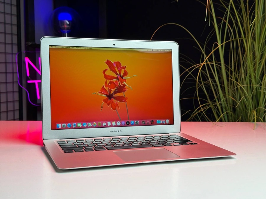 ВЖИВАНИЙ MacBook Air (13-inch, Early 2014) [A1466] - Стан: гарний | Аккумулятор: 100% | Комплектація: MacBook, зарядка | Гарантія: 1 міс.