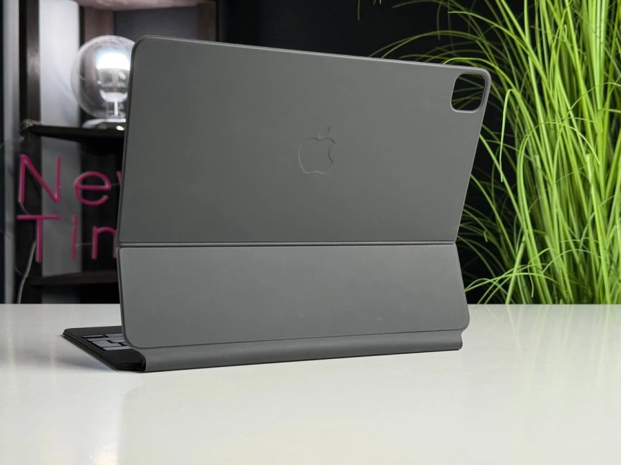 ВІТРИННИЙ Чохол-клавіатура Apple Magic Keyboard for iPad Air 13 [M2] iPad Pro 12.9 [3st - 6th generation] - Ukrainian - Black (MJQK3UA/A) - Стан: гарний | Комплектація: повний | Гарантія: 1 міс.