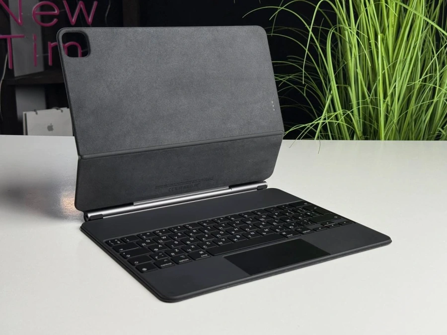 ВІТРИННИЙ Чохол-клавіатура Apple Magic Keyboard for iPad Air 13 [M2] iPad Pro 12.9 [3st - 6th generation] - Ukrainian - Black (MJQK3UA/A) - Стан: гарний | Комплектація: повний | Гарантія: 1 міс.