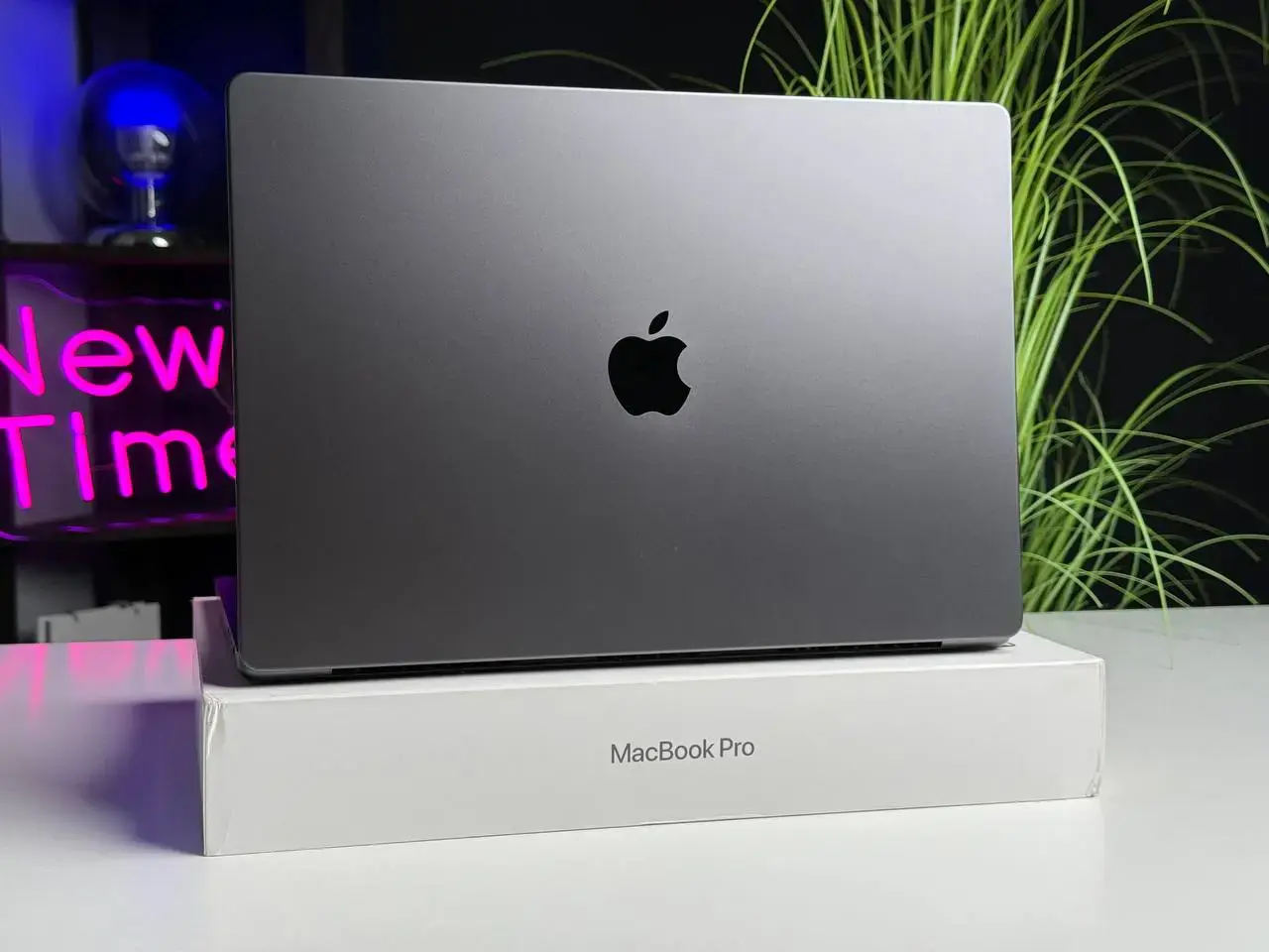 OPEN BOX Apple MacBook Pro 16" M4 Pro/14CPU/20GPU/24GB/512GB Space Black 2024 (MX2X3) - Состояние: идеальный | Аккумулятор: 100% | Комплектация: полный | Гарантия: 3 мес.
