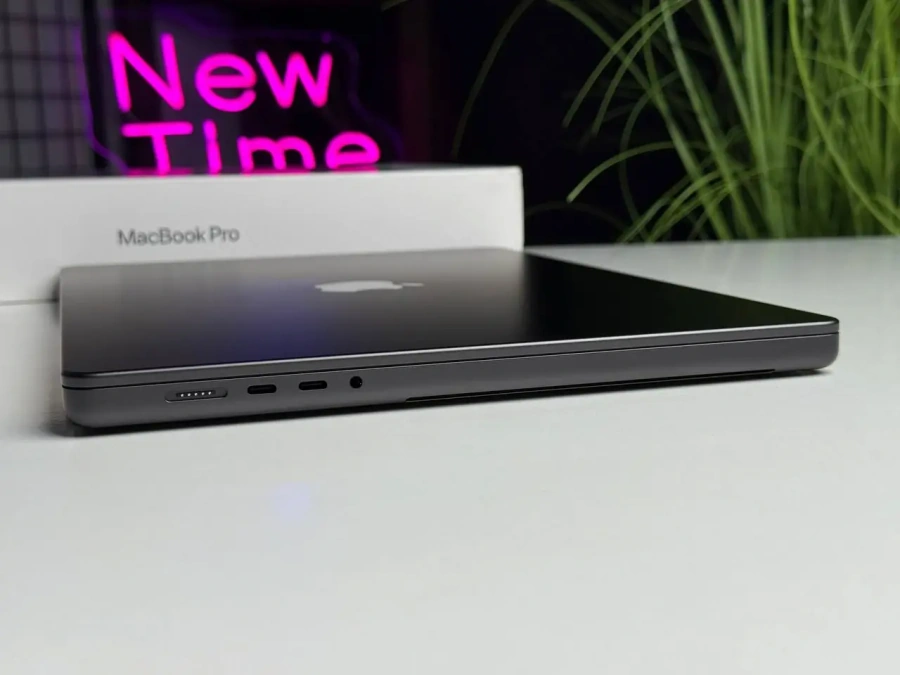 OPEN BOX Apple MacBook Pro 16" M4 Pro/14CPU/20GPU/24GB/512GB Space Black 2024 (MX2X3) - Стан: ідеальний | Акумулятор: 100% | Комплектація: повний | Гарантія: 3 міс.