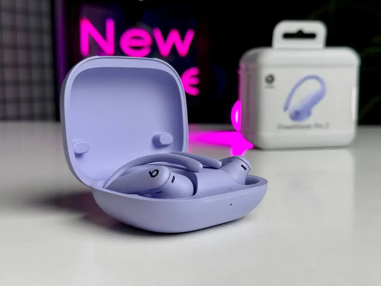 OPEN BOX Наушники Beats Powerbeats Pro 2 — High-Performance Earbuds — Hyper Purple (MX753) - Состояние: хорошее | Аккумулятор: 100% | Комплектация: полный | Гарантия: 3 мес.