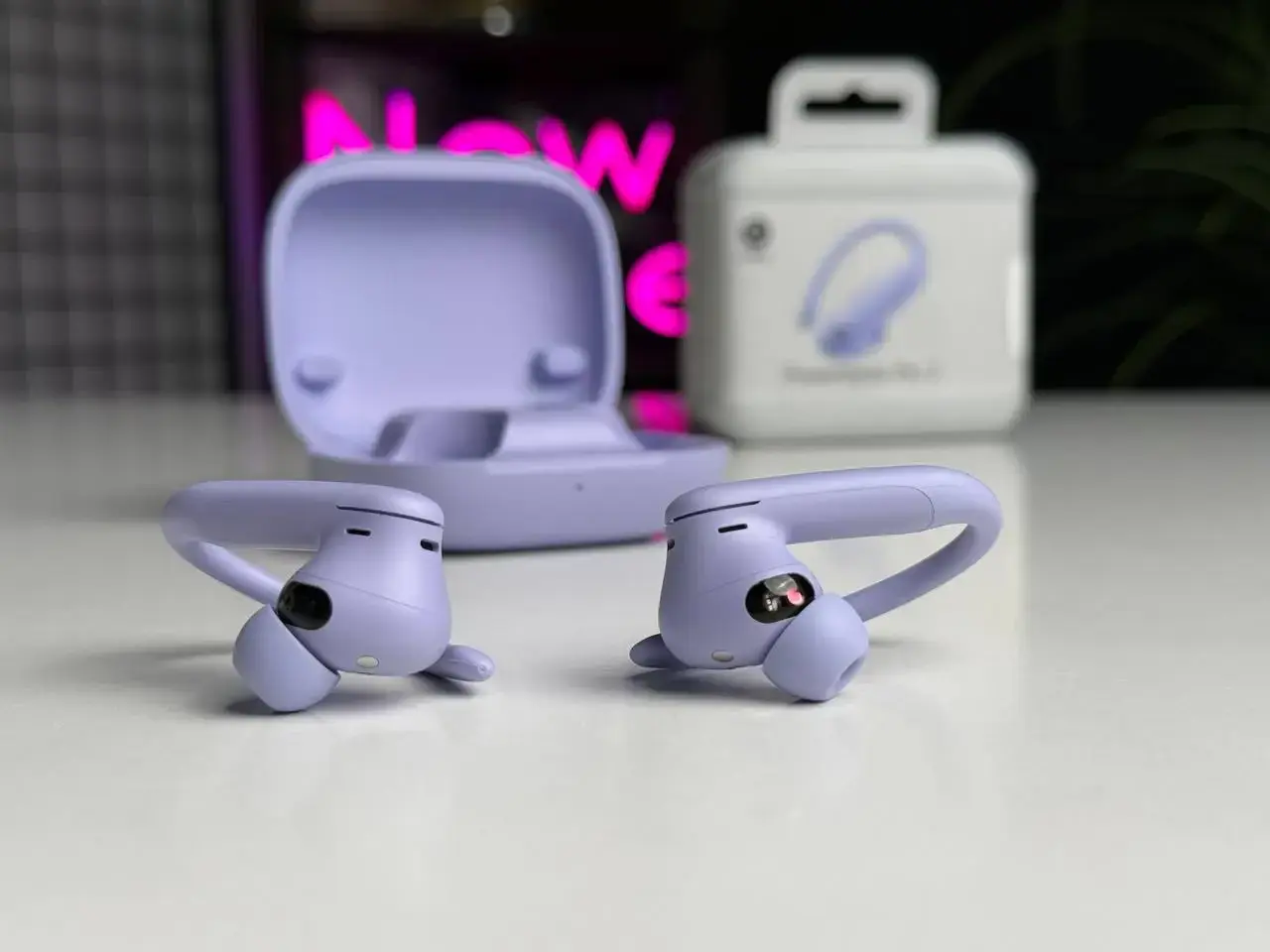 OPEN BOX Наушники Beats Powerbeats Pro 2 — High-Performance Earbuds — Hyper Purple (MX753) - Состояние: хорошее | Аккумулятор: 100% | Комплектация: полный | Гарантия: 3 мес.