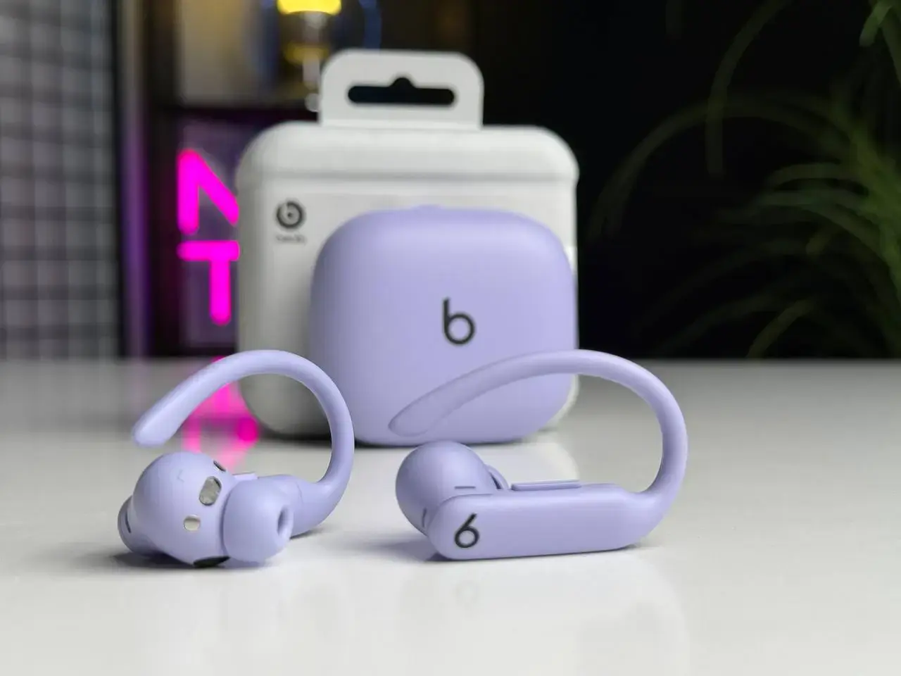 OPEN BOX Наушники Beats Powerbeats Pro 2 — High-Performance Earbuds — Hyper Purple (MX753) - Состояние: хорошее | Аккумулятор: 100% | Комплектация: полный | Гарантия: 3 мес.