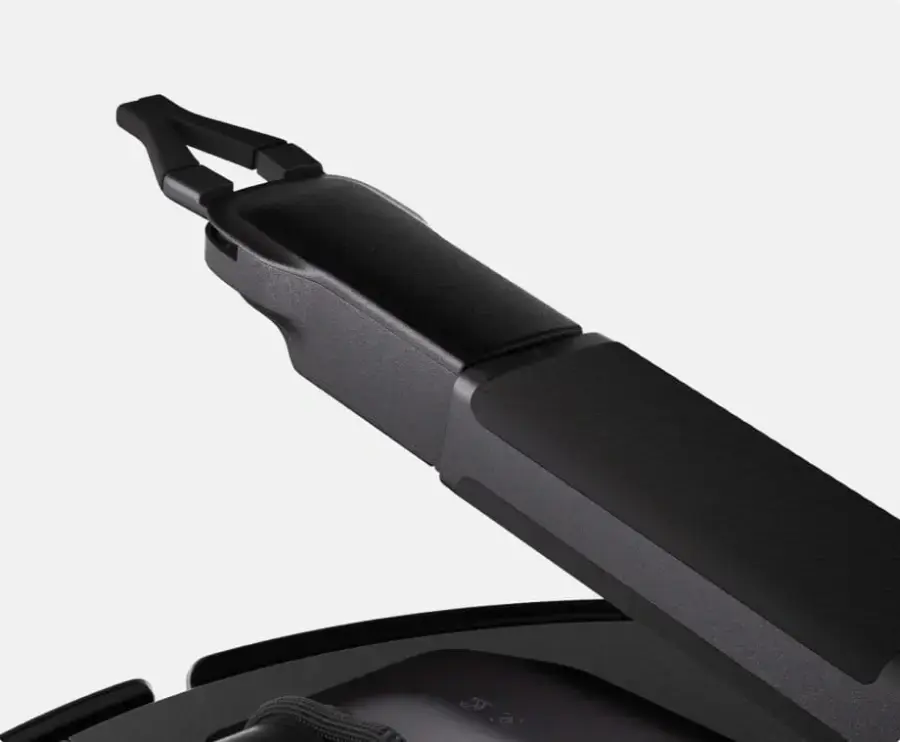 Робот-пылесос с влажной уборкой Roborock Saros Z70 with OmniGrip Mechanical Arm - Black (SZ70R52-00)